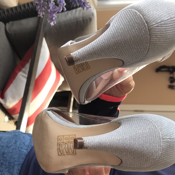 special occasion shoes , silver ,sparkly , worn once . - Picture 5 of 6